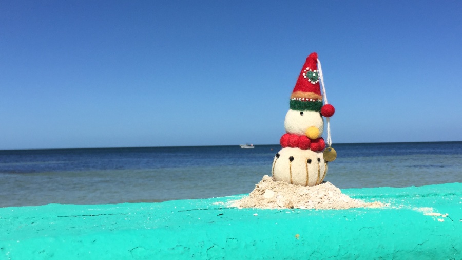 kerstman op strand Campeche Cropped